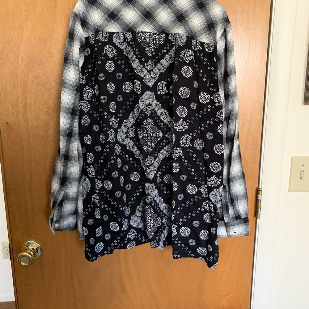 Flannel top - Picture 2 of 2